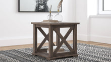 Load image into Gallery viewer, Arlenbry End Table
