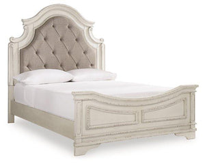 Realyn Bedroom Set