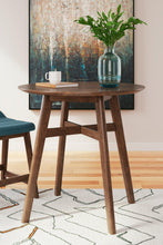 Load image into Gallery viewer, Lyncott Dining Set
