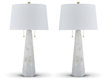 Load image into Gallery viewer, Laurellen Lamp Set
