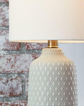 Load image into Gallery viewer, Donnford Table Lamp
