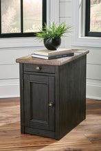 Load image into Gallery viewer, Tyler Creek End Table Set
