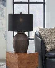 Load image into Gallery viewer, Naareman Table Lamp
