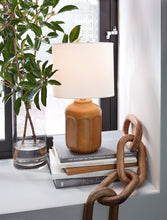 Load image into Gallery viewer, Gierburg Table Lamp
