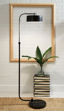 Load image into Gallery viewer, Eliridge Floor Lamp
