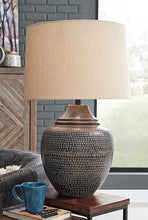 Load image into Gallery viewer, Olinger Table Lamp
